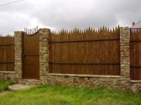 Как выбрать ограду для земельного участка?